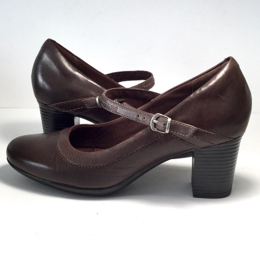 Clark’s bendables brown Mary Janes! Size 9.5M